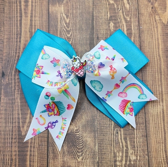 ๐3/$15๐ Unicorn Cupcake and Glitter Hair Bow - Picture 2 of 7